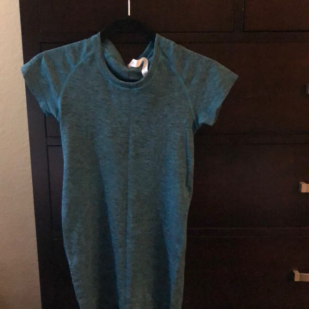 Lululemon top